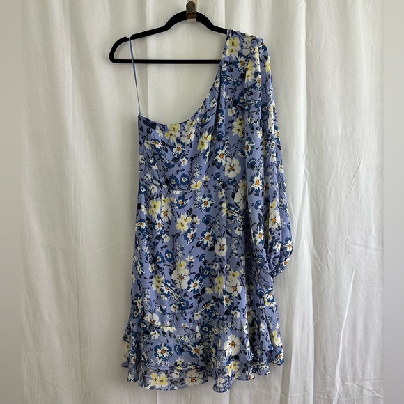 ASTR The Label One Sleeve Ruffled Floral Dress in Blue Size Large - Picture 7 of 9
